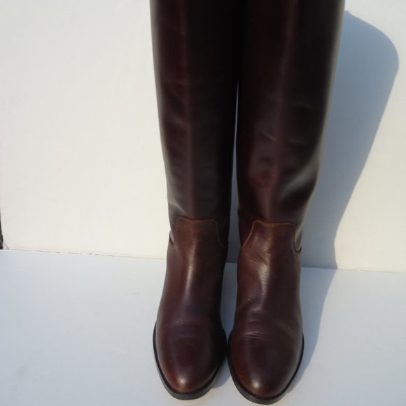 SIZE 6 B. COLE HAAN brown leather riding boots. - Picture 8 of 16